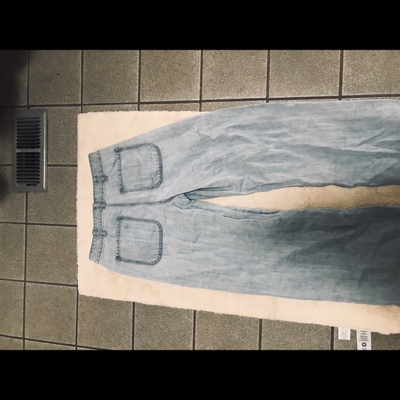 GAP Button Fly High Rise Wide Leg Jeans - Picture 5 of 7